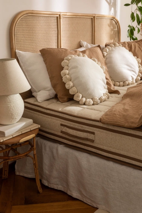 Materac Bora na łóżku