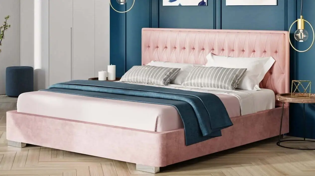 Łóżko tapicerowane Prince z wysokim, pikowanym wezgłowiem