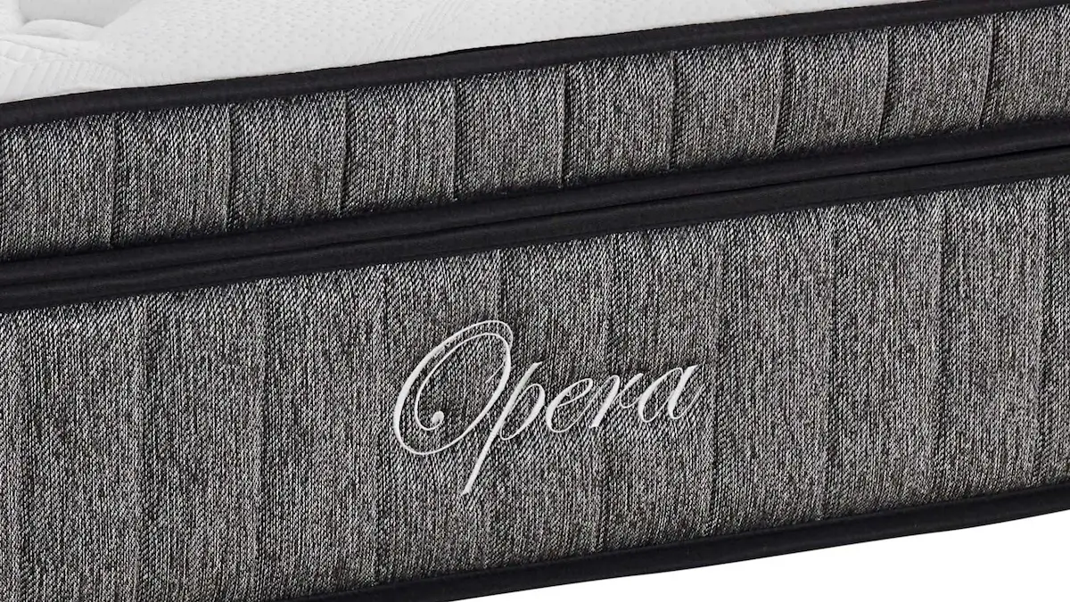 Haft Serta Opera na boku materaca