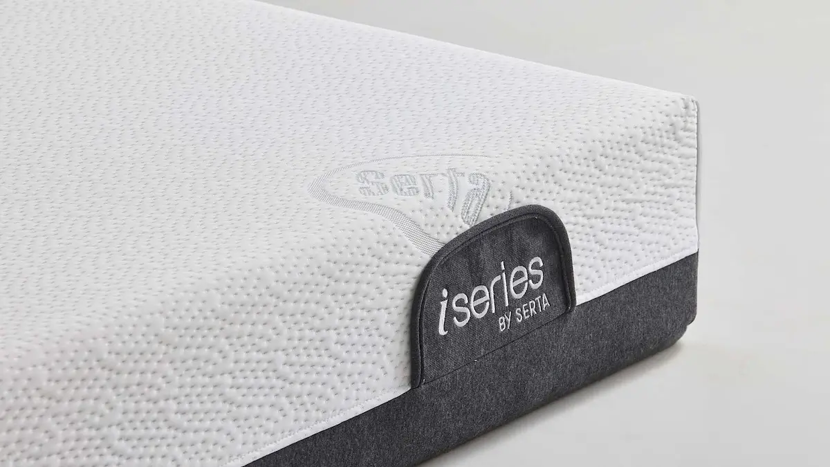 Bok materaca Serta Pure z detalem iSeries